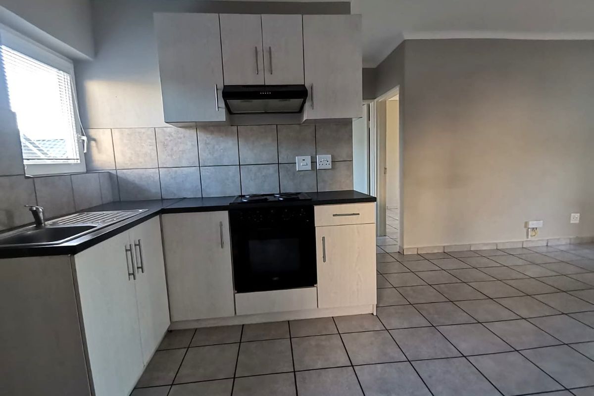 2 Bedroom Apartment for Under Offer Amberg, Paarl - Photo 4