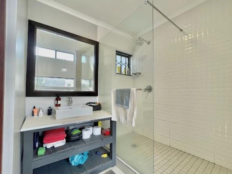 Sophisticated  Modern Light Lock-Up-and-Go Living  (Exceptionally Located) - Photo 9