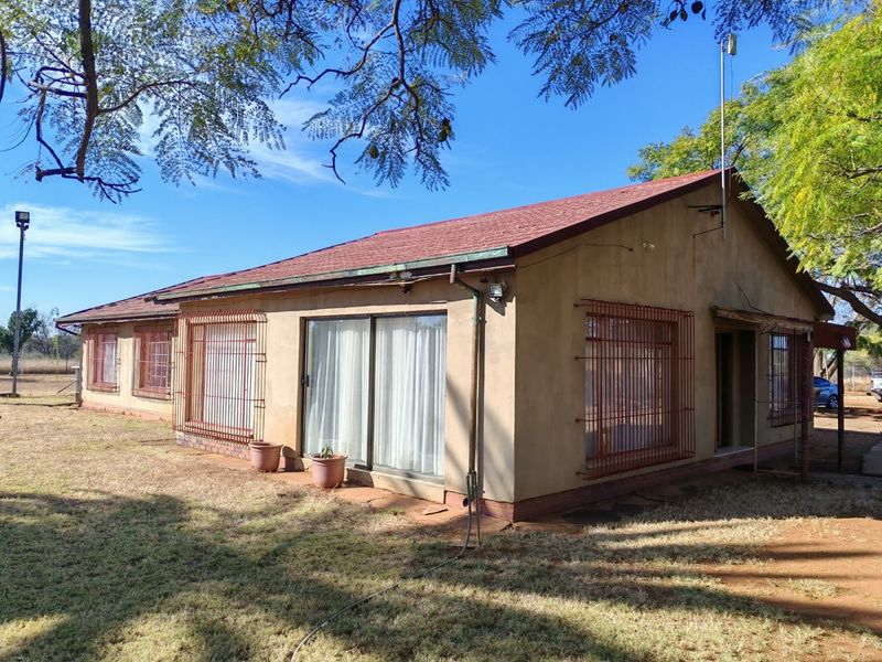 Popular sized 8,5 ha Small Holding in Bela Bela for Sale - Photo 2