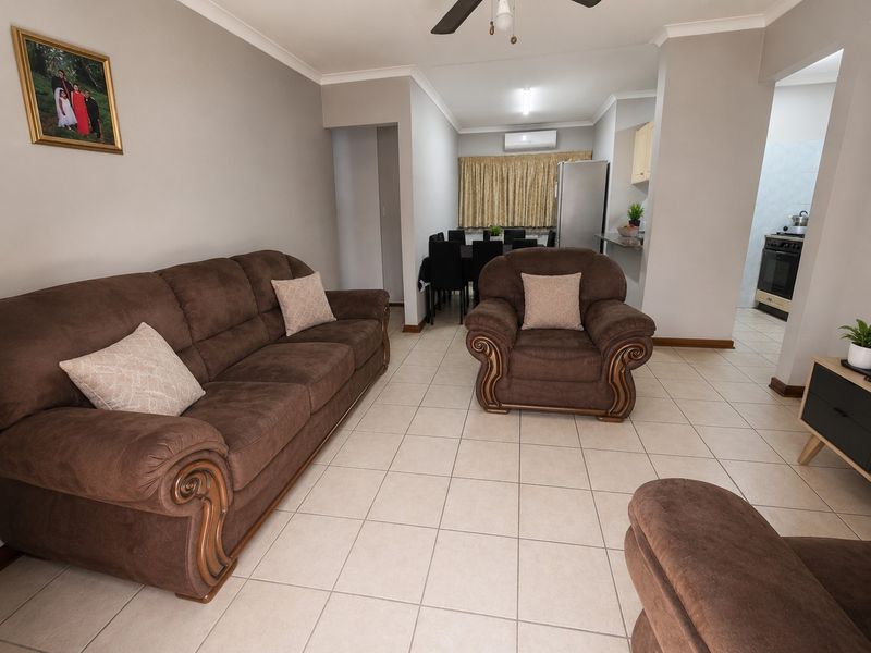 2 Bedroom simplex for sale in the heart of Meerensee - Photo 3
