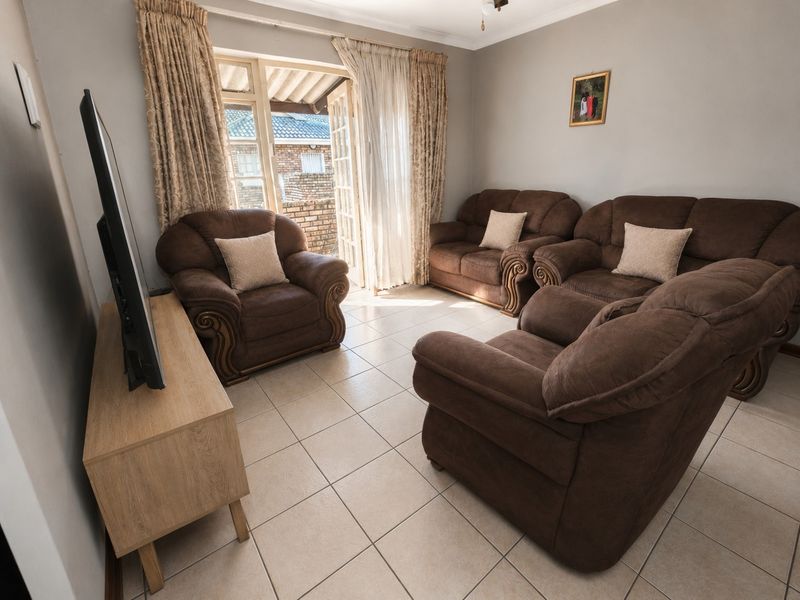 2 Bedroom simplex for sale in the heart of Meerensee - Photo 4