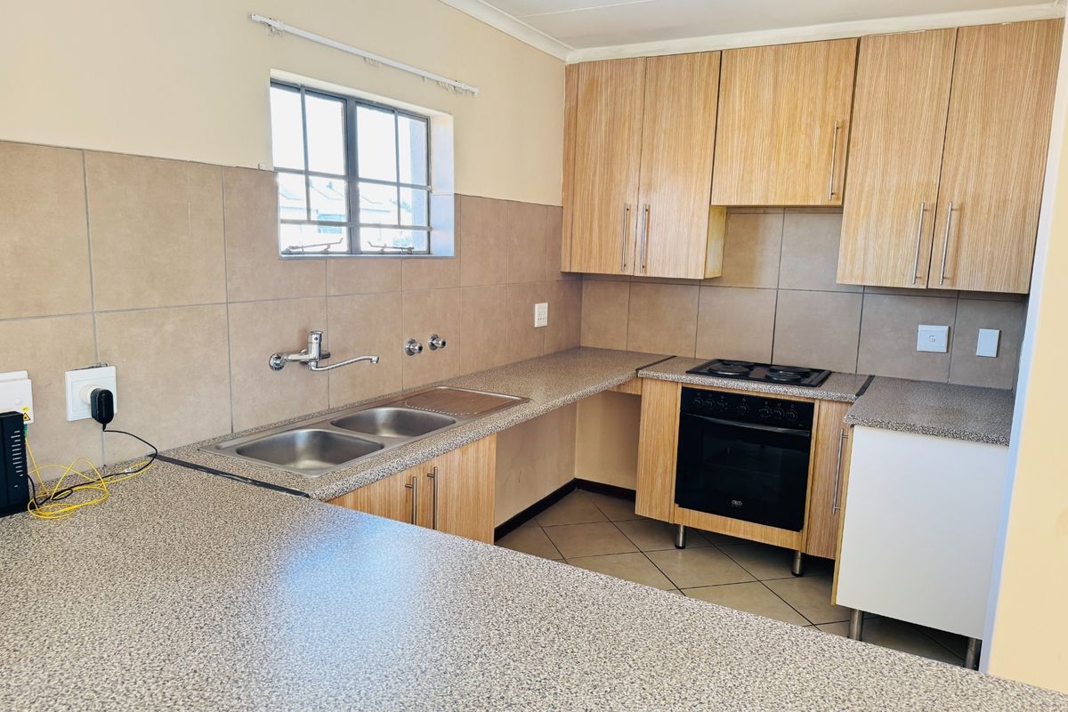 2 Bedroom,1 Bathroom Apartment for rent in Sagewood - Photo 2