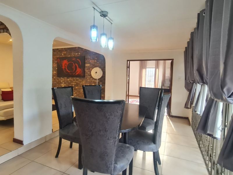 Fantastic opportunity to recreate a lovely home in sought after suburb - Photo 10