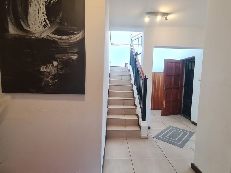 Fantastic opportunity to recreate a lovely home in sought after suburb - Photo 3