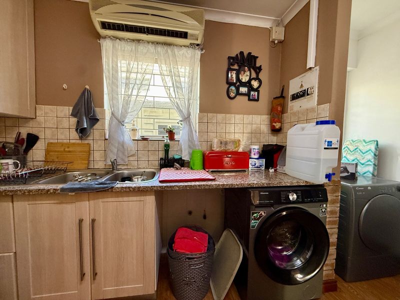 House in Blouberg Rise - Photo 9