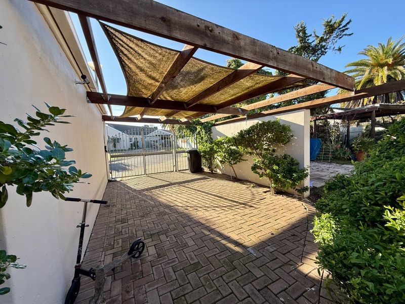 House in Blouberg Rise - Photo 2