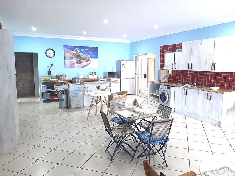 8 Bedroom House For Sale in Country Club on Mashie Golf Course, Langebaan - Photo 4
