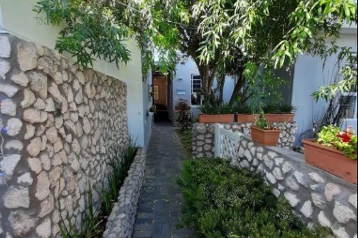 8 Bedroom House For Sale in Country Club on Mashie Golf Course, Langebaan - Photo 2
