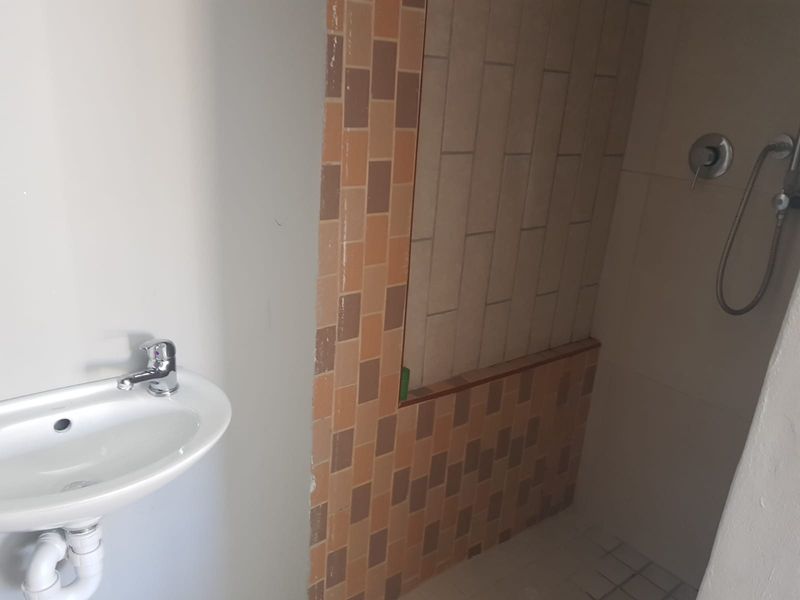 8 Bedroom House For Sale in Country Club on Mashie Golf Course, Langebaan - Photo 9