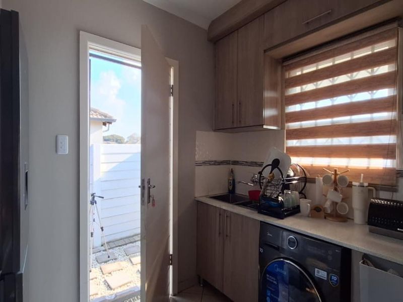 3 Bedroom Home for Sale in Crystal Park - Photo 3