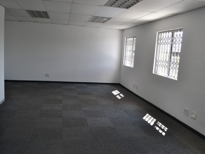 MNI UNIT IN CAPITAL HILL PARK, 328 SQM, IN SOUGHT AFTER, SECURE, AND POPULAR PARK. - Photo 7