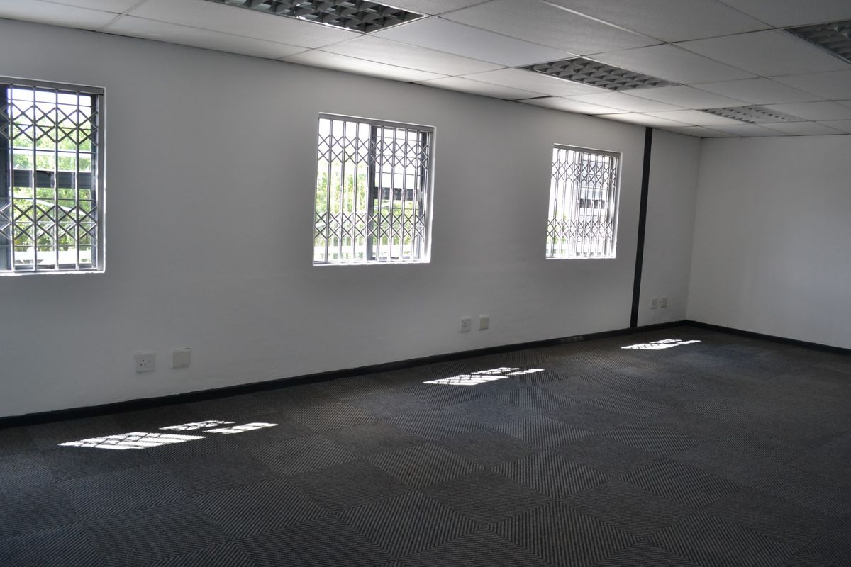 MNI UNIT IN CAPITAL HILL PARK, 328 SQM, IN SOUGHT AFTER, SECURE, AND POPULAR PARK. - Photo 2