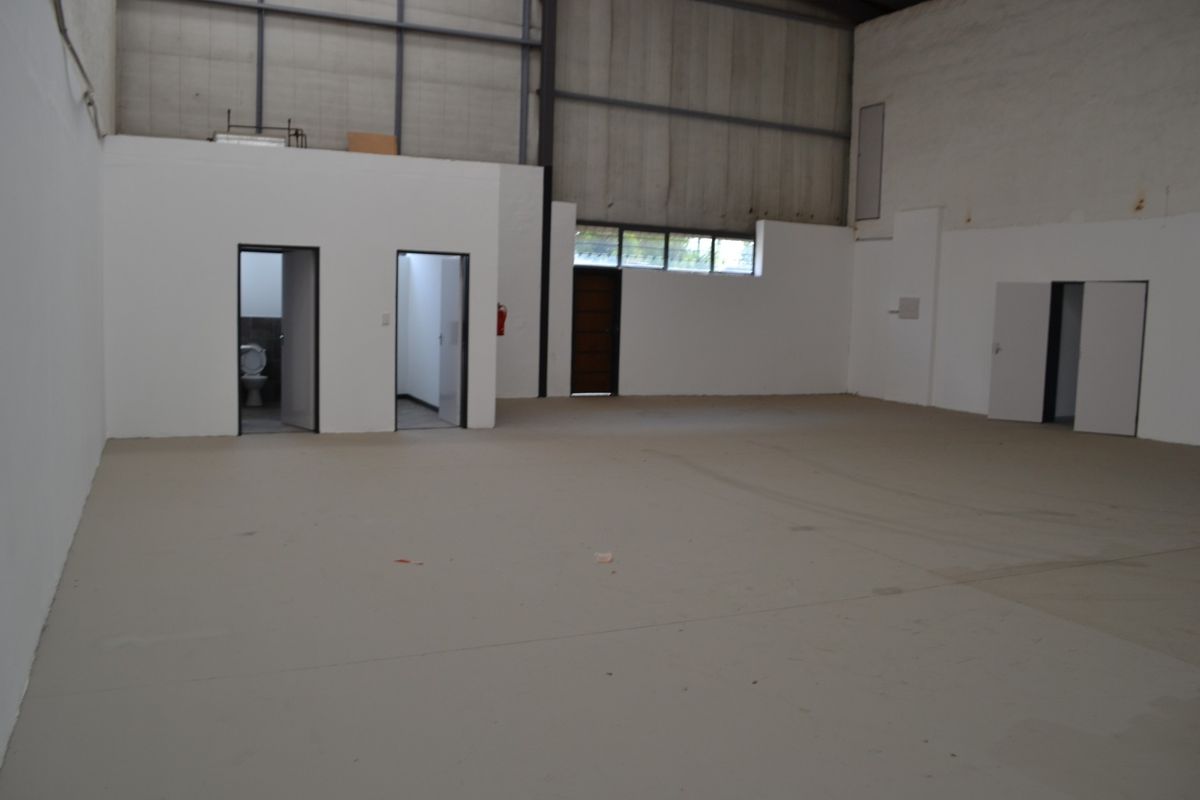 MNI UNIT IN CAPITAL HILL PARK, 328 SQM, IN SOUGHT AFTER, SECURE, AND POPULAR PARK. - Photo 3