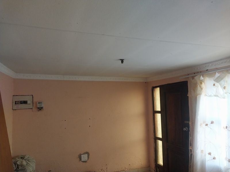 2 Bedroom House To Rent in Emdeni, Soweto - Photo 4