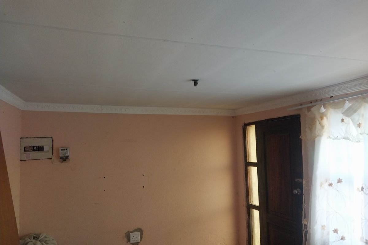 2 Bedroom House To Rent in Emdeni, Soweto - Photo 4