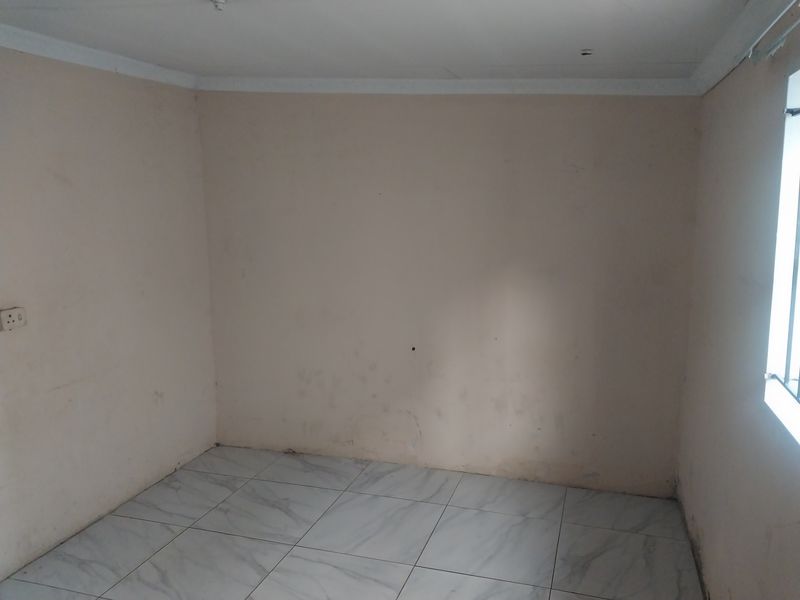 2 Bedroom House To Rent in Emdeni, Soweto - Photo 6