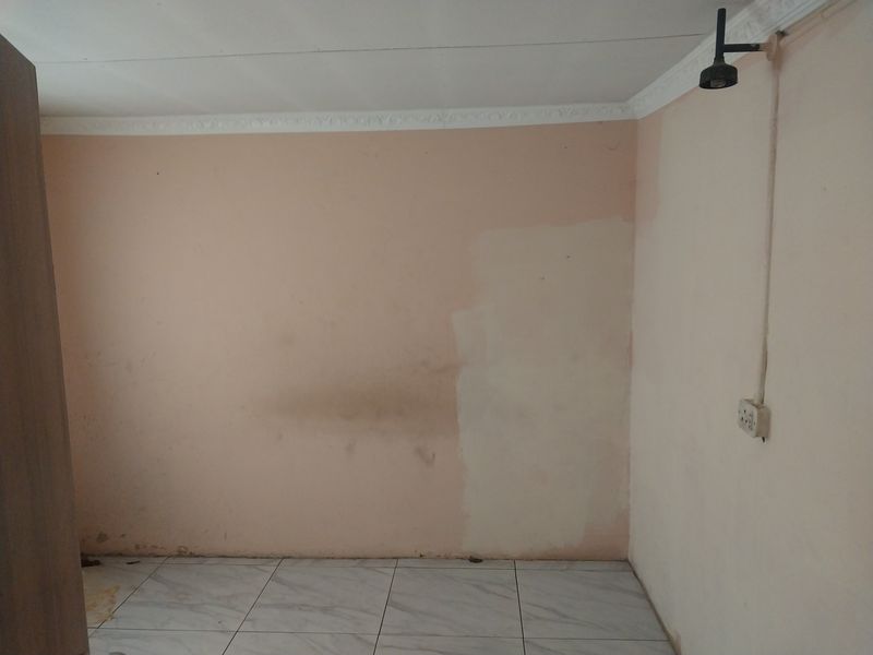2 Bedroom House To Rent in Emdeni, Soweto - Photo 5