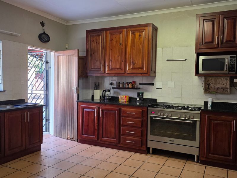 A Lowveld Family Home Designed for Comfort, Space and Entertaining - Photo 6