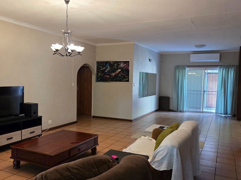 A Lowveld Family Home Designed for Comfort, Space and Entertaining - Photo 3