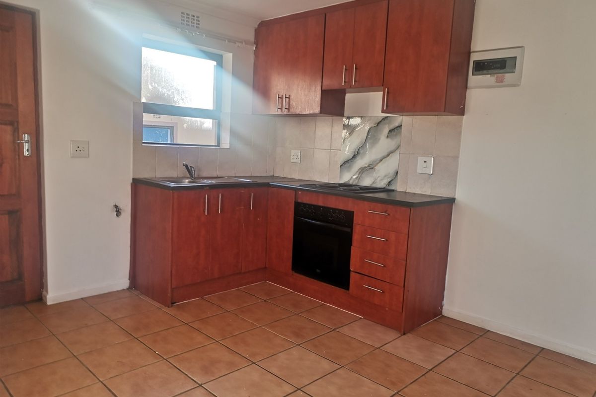 2 Bedroom Townhouse for sale in Bardale Village, Kuilsriver - Photo 3