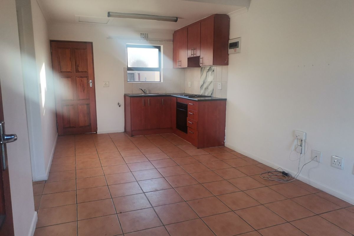 2 Bedroom Townhouse for sale in Bardale Village, Kuilsriver - Photo 2