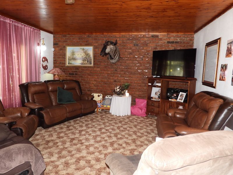 House with flatlet for sale in quiet area - Photo 9