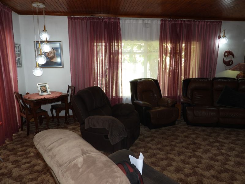 House with flatlet for sale in quiet area - Photo 8