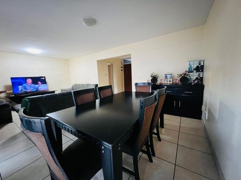 Townhouse For Sale in Sasolburg Central, Sasolburg - Photo 6