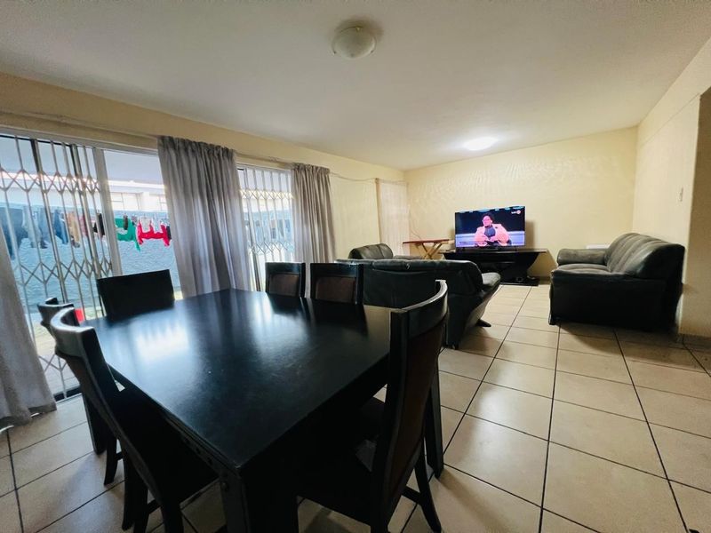Townhouse For Sale in Sasolburg Central, Sasolburg - Photo 5
