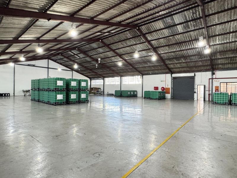 TO LET in Epping  1,250sqm Warehouse/ Offices 800 Amps Three-Phase Power - Photo 4