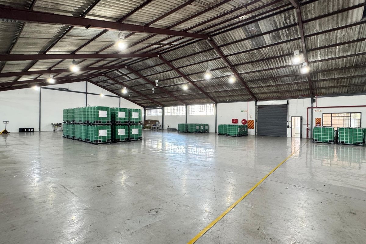 TO LET in Epping  1,250sqm Warehouse/ Offices 800 Amps Three-Phase Power - Photo 4