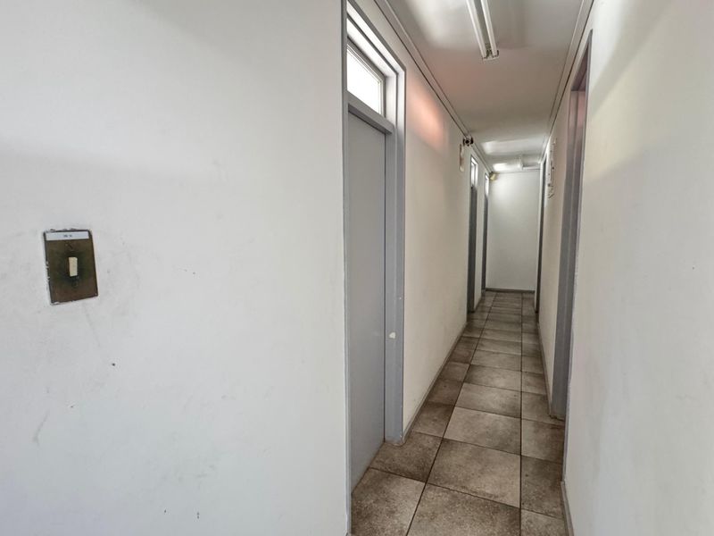 TO LET in Epping  1,250sqm Warehouse/ Offices 800 Amps Three-Phase Power - Photo 9