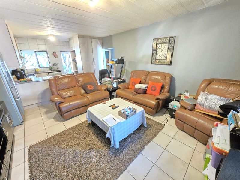 2 bed groundfloor Apartment For Sale in Jukskei Park, Randburg - Photo 1