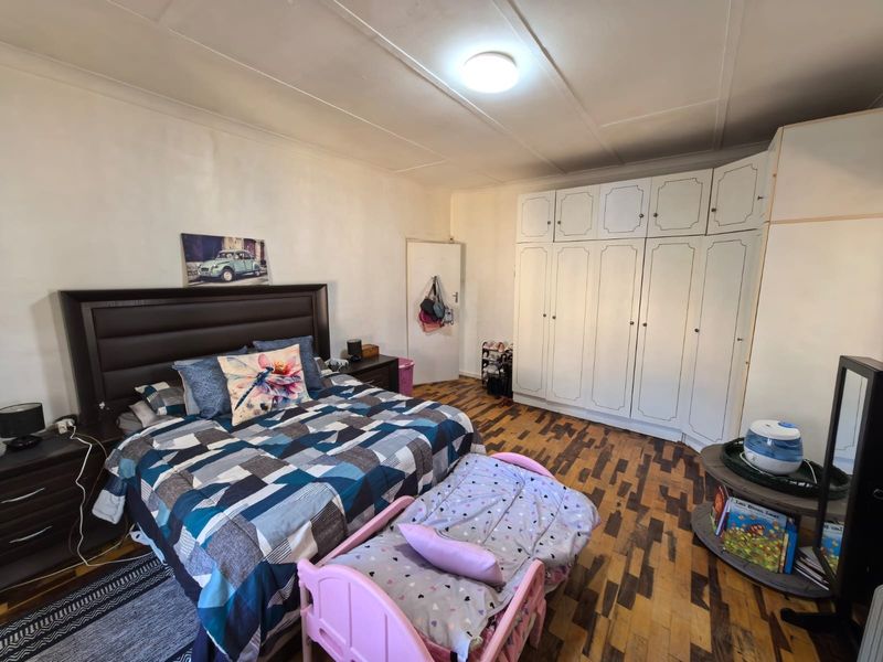 Where Character Meets Convenience: Your Dream Family Home in Herlear, Kimberley - Photo 9