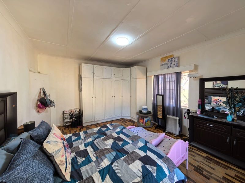 Where Character Meets Convenience: Your Dream Family Home in Herlear, Kimberley - Photo 8