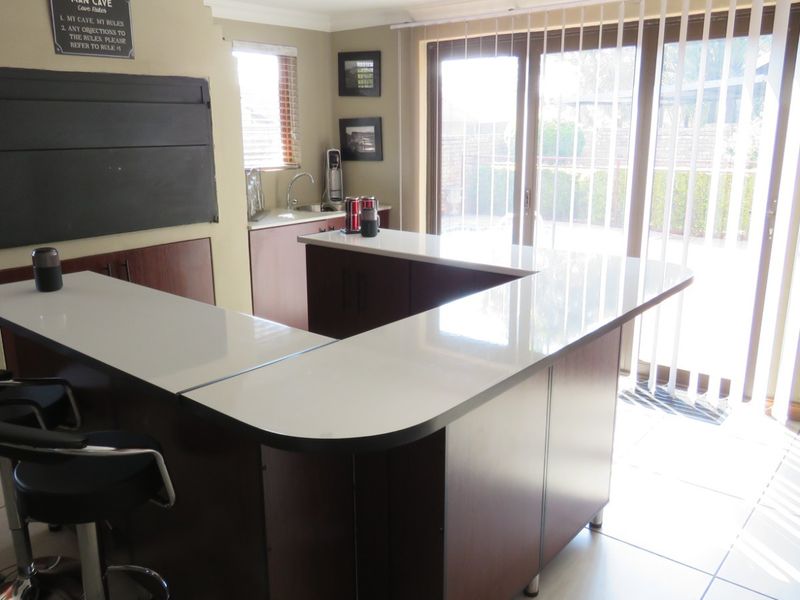 NEWLY LISTED BREATHTAKING 4 BEDROOM DUET IN WIERDA GLEN ESTATE - Photo 8