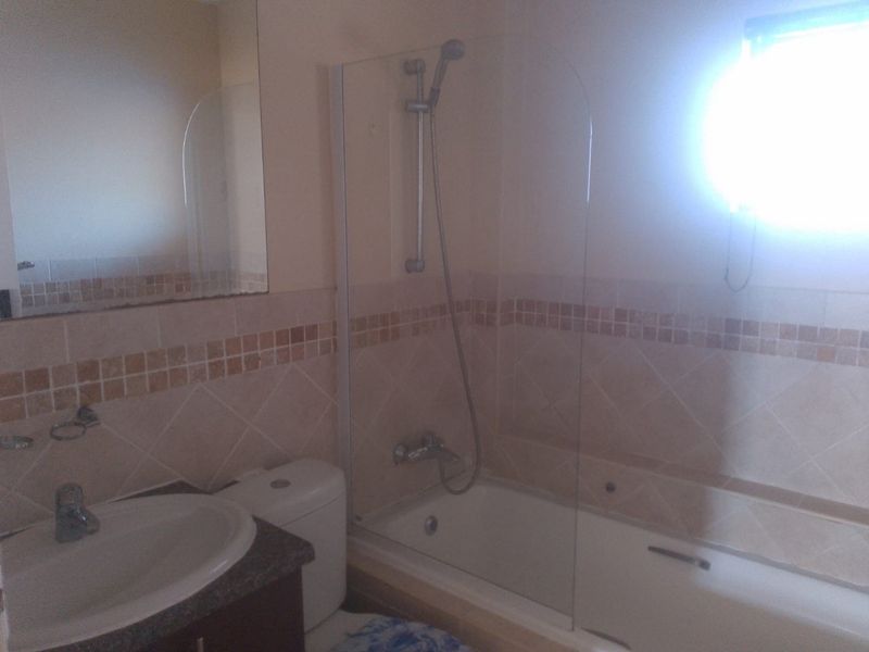 Port Edward. Studio Apartment within a Hotel - Photo 7