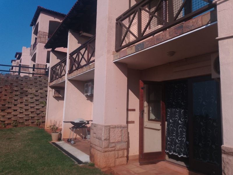 Port Edward. Studio Apartment within a Hotel - Photo 3