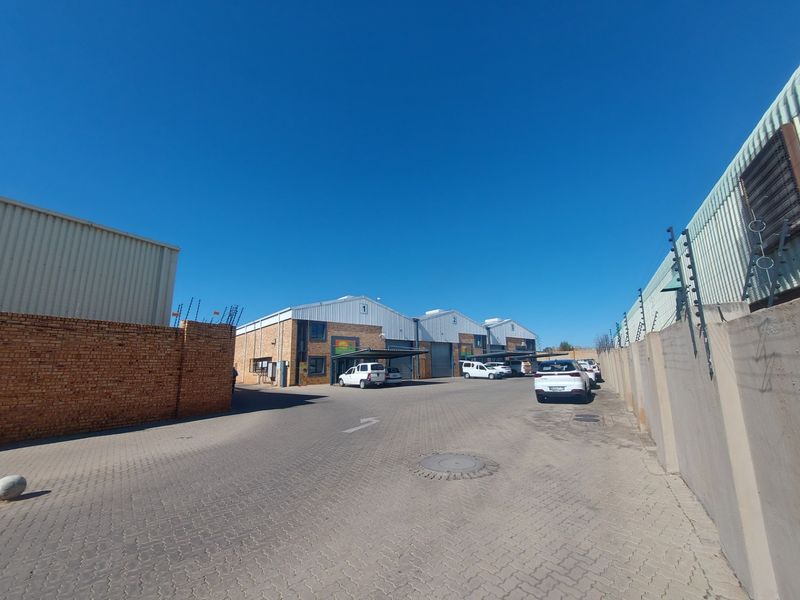 Warehouse To Rent in Roodepoort, Johannesburg - Photo 3