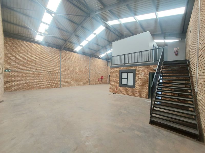 Warehouse To Rent in Roodepoort, Johannesburg - Photo 4