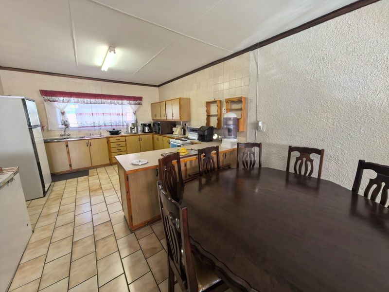 Your Gateway to Low-Maintenance Living or Smart Investing in New Park, Kimberley - Photo 3