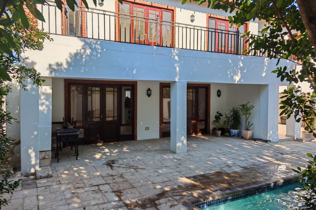 House For Sale in North Riding, Randburg - Photo 2