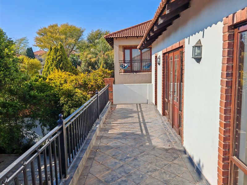 House For Sale in North Riding, Randburg - Photo 3