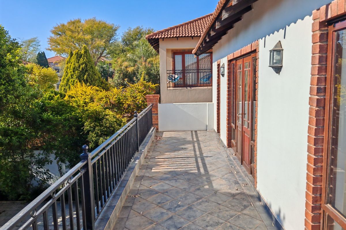 House For Sale in North Riding, Randburg - Photo 3