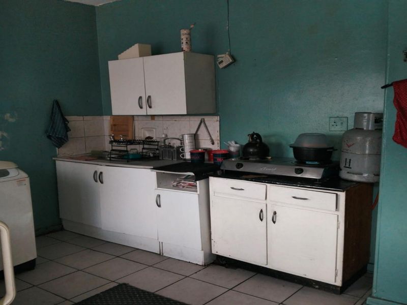 Neat and Affordable 2-Bedroom Apartment for Sale in Dalview, Brakpan - Photo 2