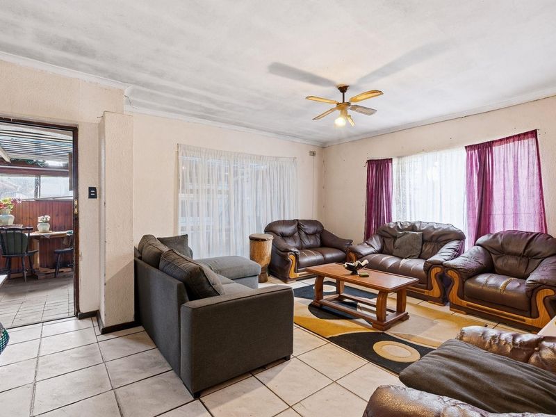 House For Sale in Belmont Park, Kraaifontein - Photo 4
