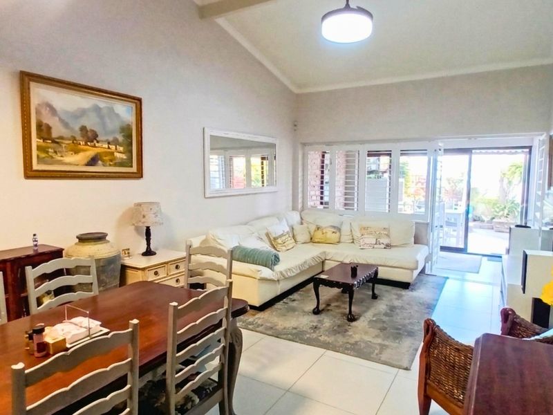 Modern townhouse in Seaspray. Gonubie - Photo 5