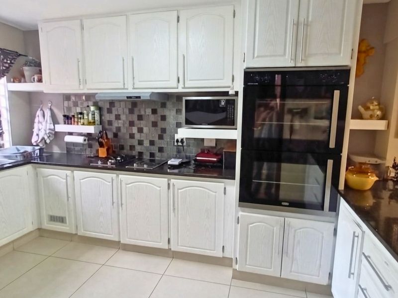 Modern townhouse in Seaspray. Gonubie - Photo 8
