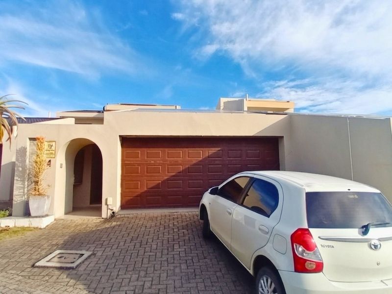 Modern townhouse in Seaspray. Gonubie - Photo 2