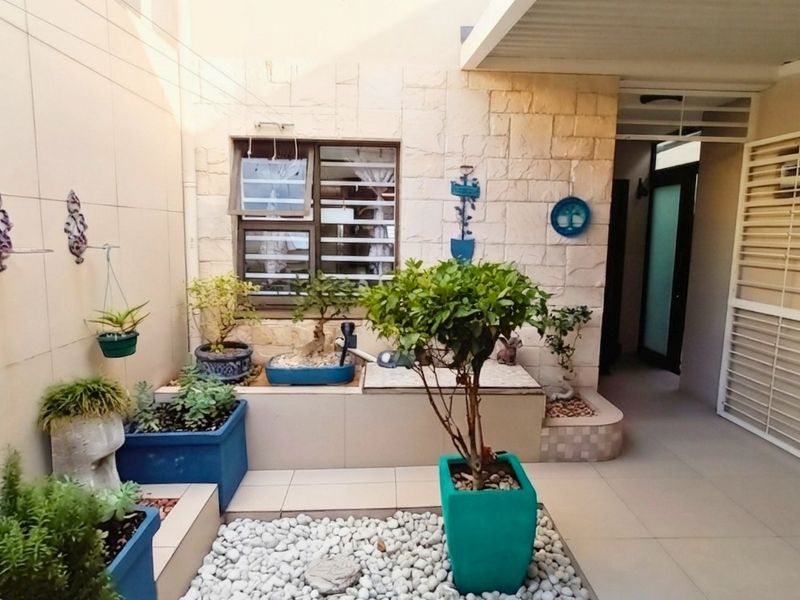 Modern townhouse in Seaspray. Gonubie - Photo 3